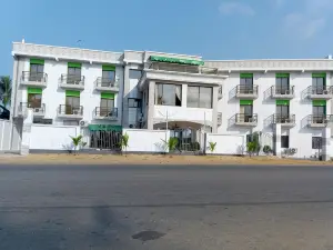 Hotel Samaki Plage