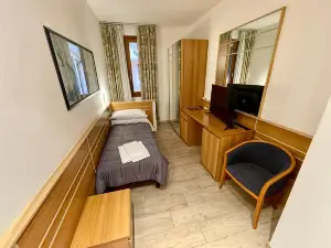 Hotel Oasi