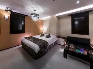 Hotel Sweet Season