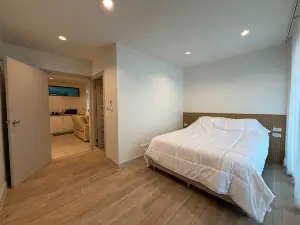 Modern 2Bed/2Bath near BKK airport (Level 4)