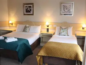 Hillview Lodge