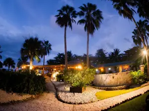 Villa Montaña Beach Resort