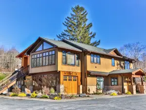 6BR/7bath Luxury home Hot Tub in Hunter Catskills