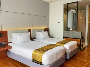 Grand Miami Hotel