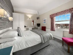 Cliffs Hotel