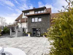 Villa May Way