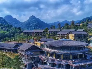 廣旅·巴馬賜福湖君瀾溫泉度假酒店