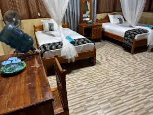 Rote Surf Resort - Lualemba Bungalows