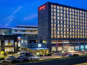 Hampton by Hilton Kocaeli Symbol