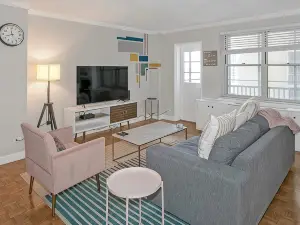 21st Floor Cozy Condo at the Center of DT ATL