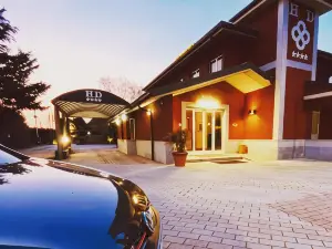 Hotel Daniel