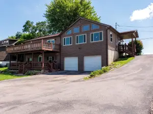 Waterfront Cabin w/ A View! Large Family Retreat + Pet-Friendly