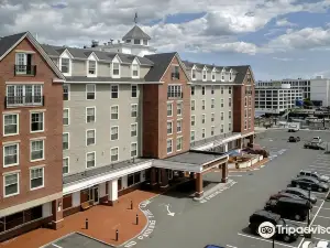 Salem Waterfront Hotel & Suites