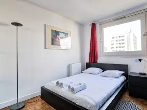 Dominos - La Defense Family Apartment 10P