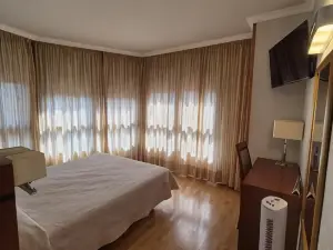 旁特維得拉HHB康福特酒店