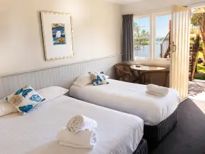 Squid's Ink Motel