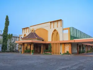 Yusro Hotel Restaurant & Convention