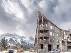 Creekside at Rundle Cliffs Lodge