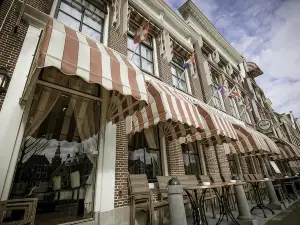 Harbour Hub Hotel