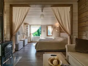 Panorama (na Territorii Parka Mezhdurechye) Eco-Hotel