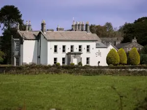Aynsome Manor Bed and Breakfast