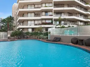 三角梅黃金海岸假日公寓