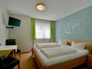 Café Und Hotel Zum Grünen Baum