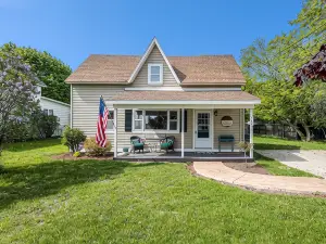 Ultimate Charlevoix Walkable Vacation Home Near Everything
