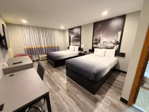 Super 8 by Wyndham Macomb