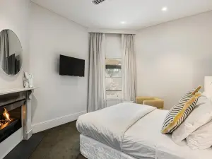 The Stirling Hotel