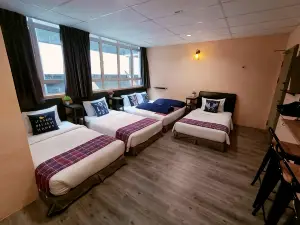 Loft Pals Urbanstay
