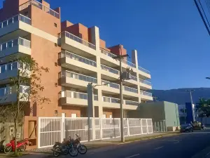Apto. Com Varanda Gourmet e Piscina Aquecida