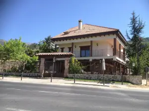 Hotel Rural Robles