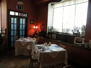 Buggle's Pub and Accommodation