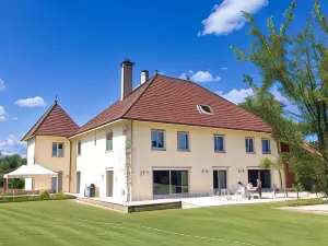 Le Relais Des Deux Tours