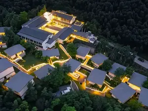 Guizhou Wenlv Jiayi · Swimming Pool International Resort Hotel (Kaili)