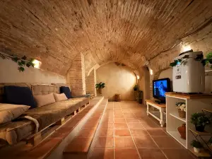 Roman Cave Suite * Flexible check-in