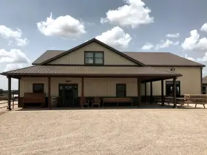Charming 3-bedroom house at Heartland Farms in Bourbon,MO