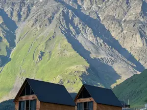 Traveler's Cottages in Kazbegi