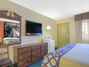 Super 8 by Wyndham Talladega Al