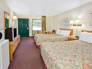 Super 8 by Wyndham Marietta/West/ATL Area