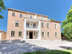 Domaine de La Nerthe- Hotel Provence Mediterranee