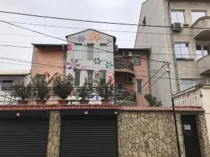 10 Coins Hostel & Tours