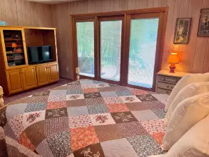 Close to SML's favorite spots! Family friendly home with gorgeous views!