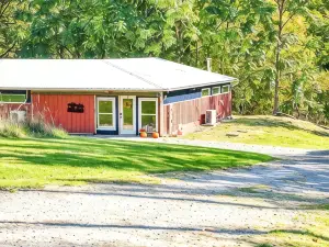 New Converted 3BR, 2BA barn, in wild, wonderful West Virginia with AC, WiFi