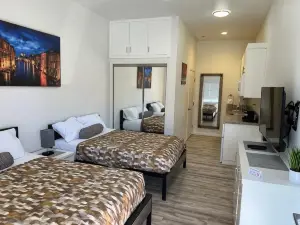 Villa Alamari Inn and Suites