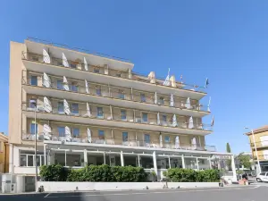 Hotel La Marina Mhotelsgroup โรงแรมลามารีนา เอ็มโฮเทลส์กรุ๊ป