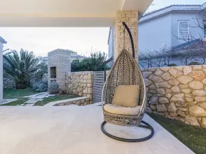 Villa White Rose with Private Pool