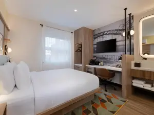 Voco Astoria by IHG