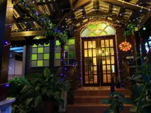 Six Villa Inn